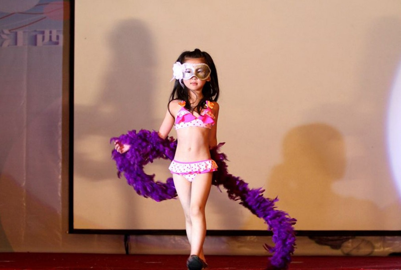 Sexualisation des fillettes et pédophilie décomplexée