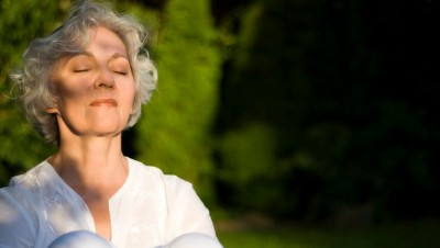 Construction sociale de la ménopause : détour anthropologique.